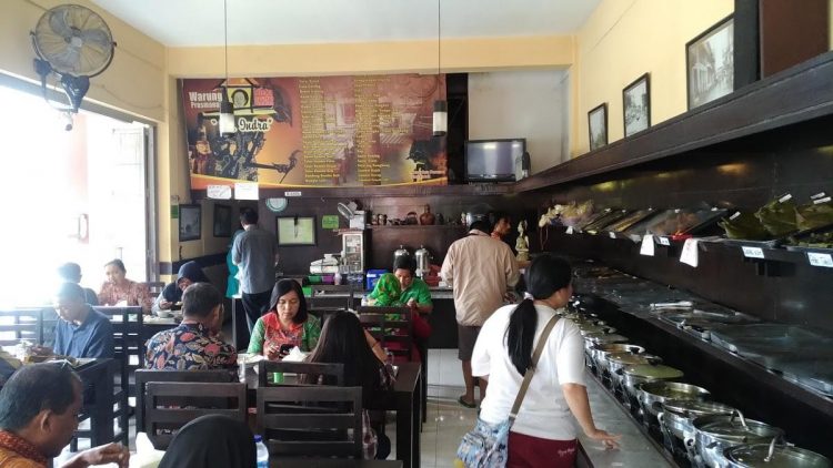 cafe di sidoarjo, kuliner di sidoarjo, restoran di sidoarjo, tempat makan di sidoarjo, tempat makan enak di sidoarjo, tempat wisata kuliner di sidoarjo, warung makan di sidoarjo, wisata kuliner di sidoarjo, top 24+ tempat makan di sidoarjo yang paling enak, restoran legend!