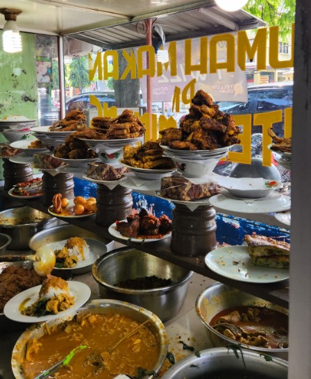 kuliner enak di brebes, resto di brebes, restoran di brebes, rumah makan di brebes, tempat makan di brebes, tempat makan enak di brebes, tempat wisata kuliner di brebes, top 25+ tempat makan di brebes yang enak, restoran, wisata kuliner legendaris!