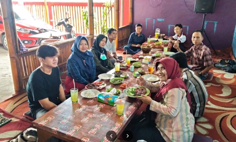 kuliner enak di brebes, resto di brebes, restoran di brebes, rumah makan di brebes, tempat makan di brebes, tempat makan enak di brebes, tempat wisata kuliner di brebes, top 25+ tempat makan di brebes yang enak, restoran, wisata kuliner legendaris!