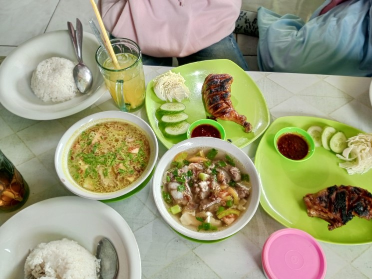kuliner enak di brebes, resto di brebes, restoran di brebes, rumah makan di brebes, tempat makan di brebes, tempat makan enak di brebes, tempat wisata kuliner di brebes, top 25+ tempat makan di brebes yang enak, restoran, wisata kuliner legendaris!