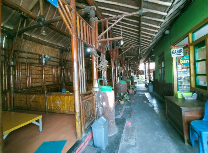 cafe di demak, kuliner khas di demak, resto di demak, restoran di demak, rumah makan di demak, tempat kuliner di demak, tempat makan di demak, tempat makan enak di demak, tempat makan khas di demak, tempat makan seafood di demak, tempat ngopi di demak, tempat nongkrong di demak, tempat wisata kuliner di demak, top 25+ tempat makan di demak paling enak & legendaris, resto, cafe, kuliner khas!