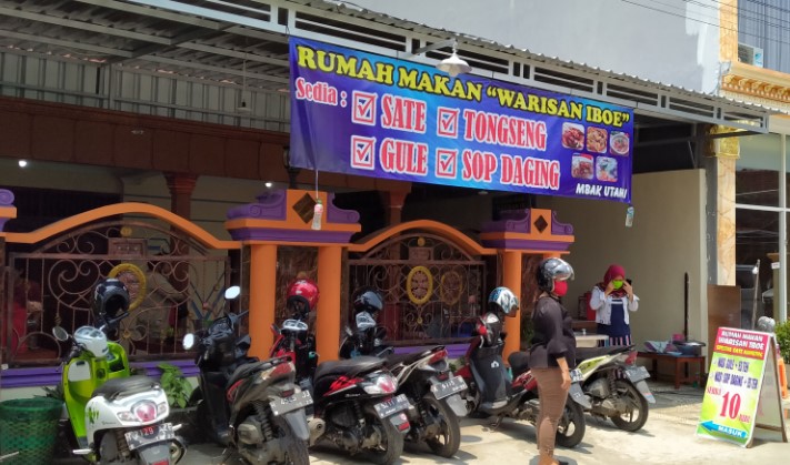 cafe di demak, kuliner khas di demak, resto di demak, restoran di demak, rumah makan di demak, tempat kuliner di demak, tempat makan di demak, tempat makan enak di demak, tempat makan khas di demak, tempat makan seafood di demak, tempat ngopi di demak, tempat nongkrong di demak, tempat wisata kuliner di demak, top 25+ tempat makan di demak paling enak & legendaris, resto, cafe, kuliner khas!