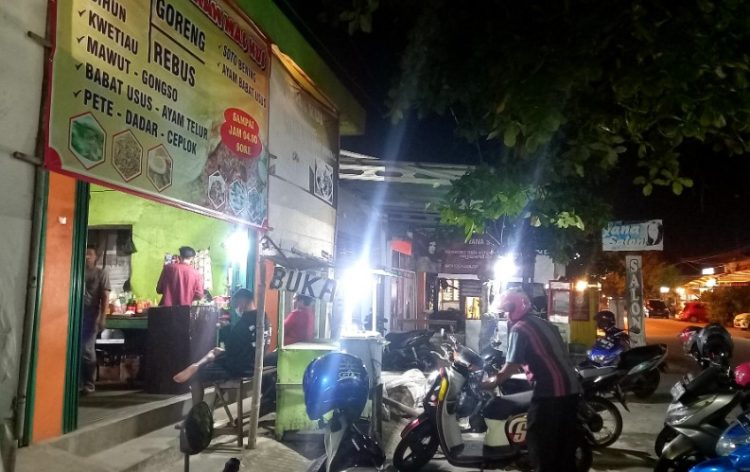 cafe di demak, kuliner khas di demak, resto di demak, restoran di demak, rumah makan di demak, tempat kuliner di demak, tempat makan di demak, tempat makan enak di demak, tempat makan khas di demak, tempat makan seafood di demak, tempat ngopi di demak, tempat nongkrong di demak, tempat wisata kuliner di demak, top 25+ tempat makan di demak paling enak & legendaris, resto, cafe, kuliner khas!