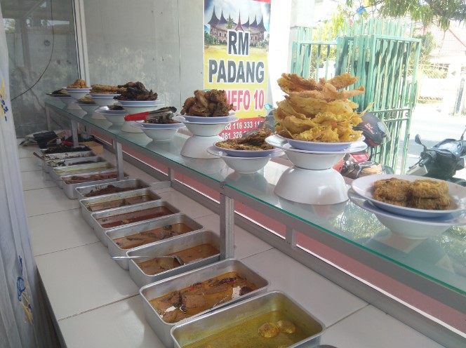 cafe di demak, kuliner khas di demak, resto di demak, restoran di demak, rumah makan di demak, tempat kuliner di demak, tempat makan di demak, tempat makan enak di demak, tempat makan khas di demak, tempat makan seafood di demak, tempat ngopi di demak, tempat nongkrong di demak, tempat wisata kuliner di demak, top 25+ tempat makan di demak paling enak & legendaris, resto, cafe, kuliner khas!