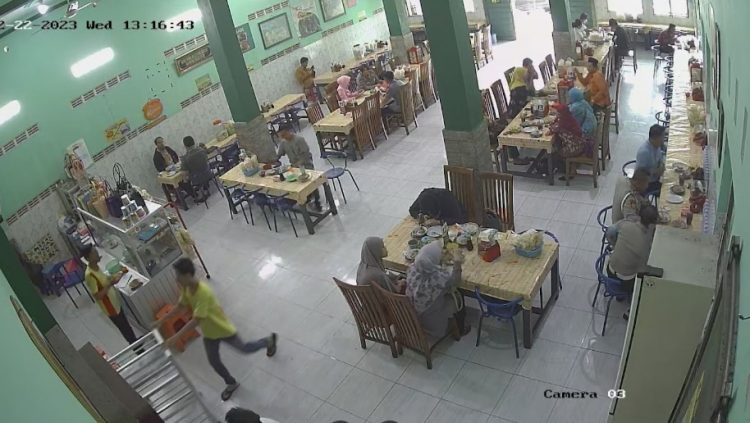 cafe di demak, kuliner khas di demak, resto di demak, restoran di demak, rumah makan di demak, tempat kuliner di demak, tempat makan di demak, tempat makan enak di demak, tempat makan khas di demak, tempat makan seafood di demak, tempat ngopi di demak, tempat nongkrong di demak, tempat wisata kuliner di demak, top 25+ tempat makan di demak paling enak & legendaris, resto, cafe, kuliner khas!