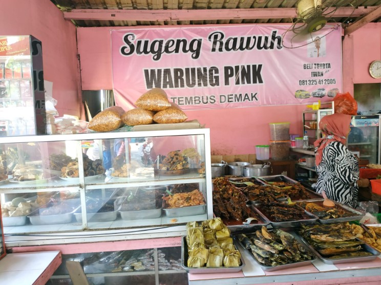 cafe di demak, kuliner khas di demak, resto di demak, restoran di demak, rumah makan di demak, tempat kuliner di demak, tempat makan di demak, tempat makan enak di demak, tempat makan khas di demak, tempat makan seafood di demak, tempat ngopi di demak, tempat nongkrong di demak, tempat wisata kuliner di demak, top 25+ tempat makan di demak paling enak & legendaris, resto, cafe, kuliner khas!