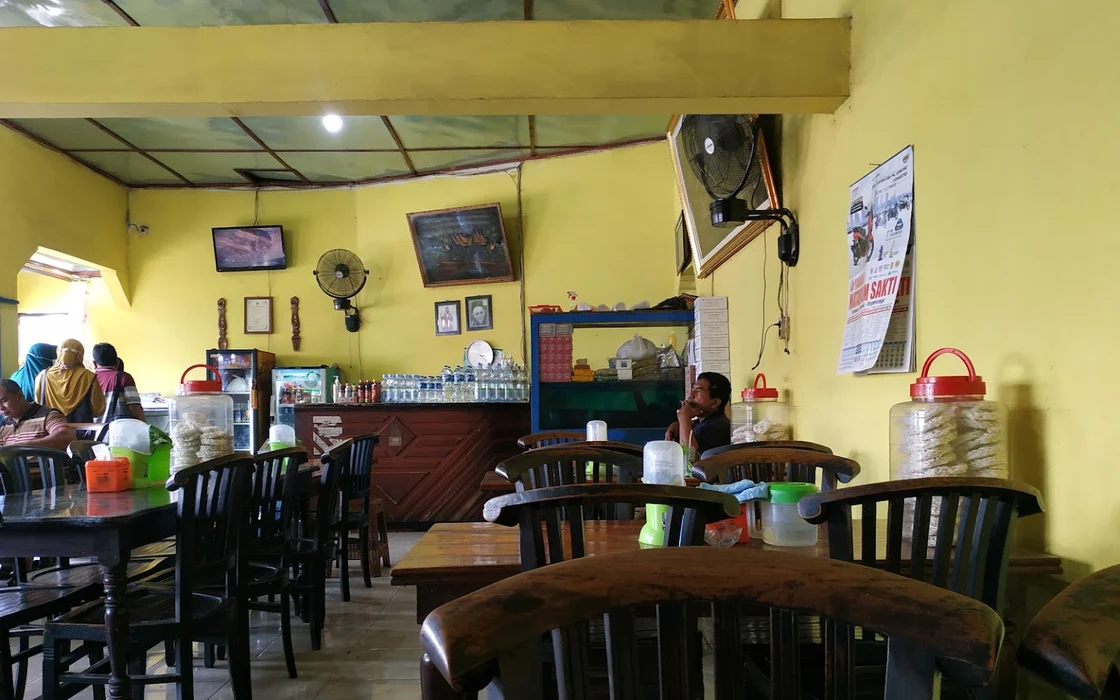 cafe di demak, kuliner khas di demak, resto di demak, restoran di demak, rumah makan di demak, tempat kuliner di demak, tempat makan di demak, tempat makan enak di demak, tempat makan khas di demak, tempat makan seafood di demak, tempat ngopi di demak, tempat nongkrong di demak, tempat wisata kuliner di demak, top 25+ tempat makan di demak paling enak & legendaris, resto, cafe, kuliner khas!