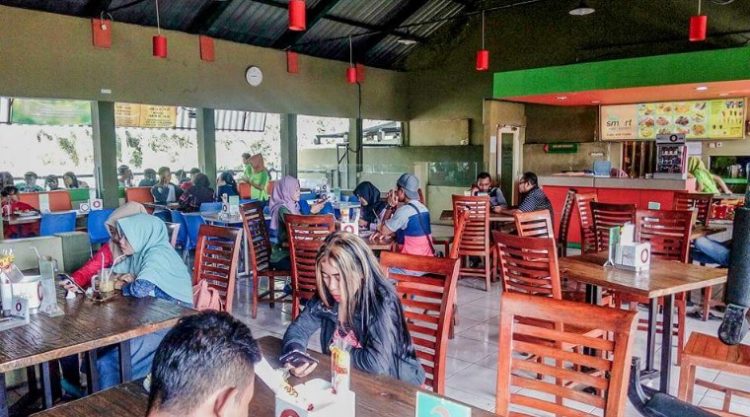 cafe di demak, kuliner khas di demak, resto di demak, restoran di demak, rumah makan di demak, tempat kuliner di demak, tempat makan di demak, tempat makan enak di demak, tempat makan khas di demak, tempat makan seafood di demak, tempat ngopi di demak, tempat nongkrong di demak, tempat wisata kuliner di demak, top 25+ tempat makan di demak paling enak & legendaris, resto, cafe, kuliner khas!