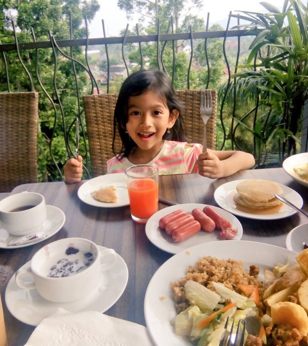 kuliner di puncak, tempat makan di puncak, tempat makan di puncak bogor, tempat makan enak di puncak, tempat wisata kuliner di puncak, wisata kuliner di puncak, top 26+ tempat makan di puncak bogor yang enak & hits, wisata kuliner!