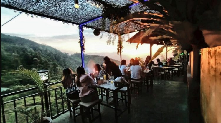 kuliner di puncak, tempat makan di puncak, tempat makan di puncak bogor, tempat makan enak di puncak, tempat wisata kuliner di puncak, wisata kuliner di puncak, top 26+ tempat makan di puncak bogor yang enak & hits, wisata kuliner!