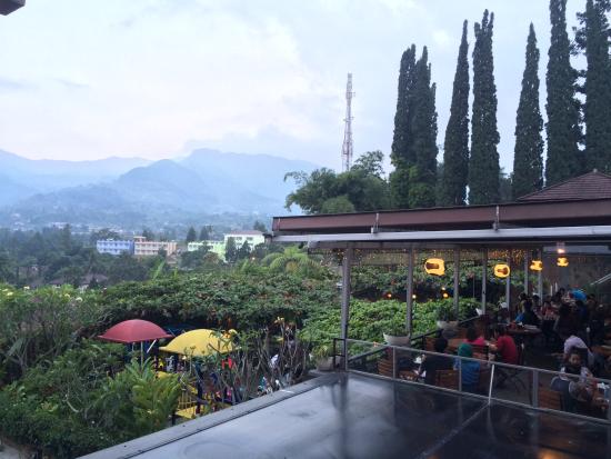 kuliner di puncak, tempat makan di puncak, tempat makan di puncak bogor, tempat makan enak di puncak, tempat wisata kuliner di puncak, wisata kuliner di puncak, top 26+ tempat makan di puncak bogor yang enak & hits, wisata kuliner!