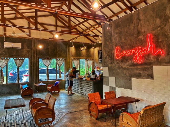 cafe di batang, kafe di batang, resto di batang, restoran di batang, rumah makan di batang, tempat hangout di batang, tempat hits di batang, tempat kongkow di batang, tempat makan di batang, tempat nongkrong di batang, top 27+ cafe tempat nongkrong di batang hits & cozy, resto kongkow yang kekinian!
