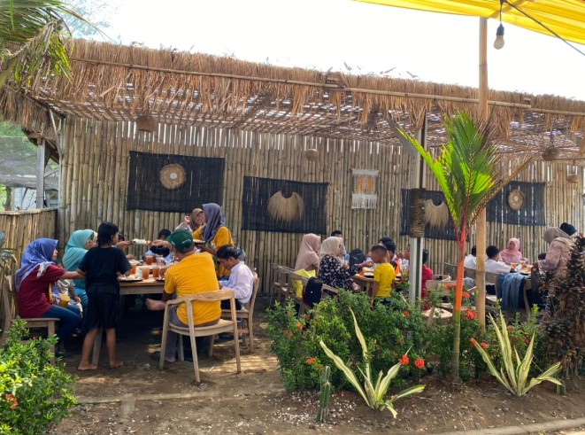 cafe di batang, kafe di batang, resto di batang, restoran di batang, rumah makan di batang, tempat hangout di batang, tempat hits di batang, tempat kongkow di batang, tempat makan di batang, tempat nongkrong di batang, top 27+ cafe tempat nongkrong di batang hits & cozy, resto kongkow yang kekinian!