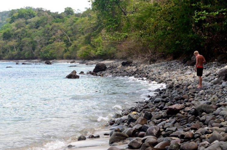 pantai banyuwangi, pantai di banyuwangi, pantai terbaik di banyuwangi, wisata pantai di banyuwangi, top 27+ pantai di banyuwangi terbaik & menawan yang wajib dikunjungi