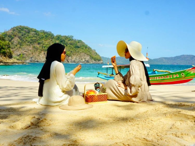 pantai banyuwangi, pantai di banyuwangi, pantai terbaik di banyuwangi, wisata pantai di banyuwangi, top 27+ pantai di banyuwangi terbaik & menawan yang wajib dikunjungi