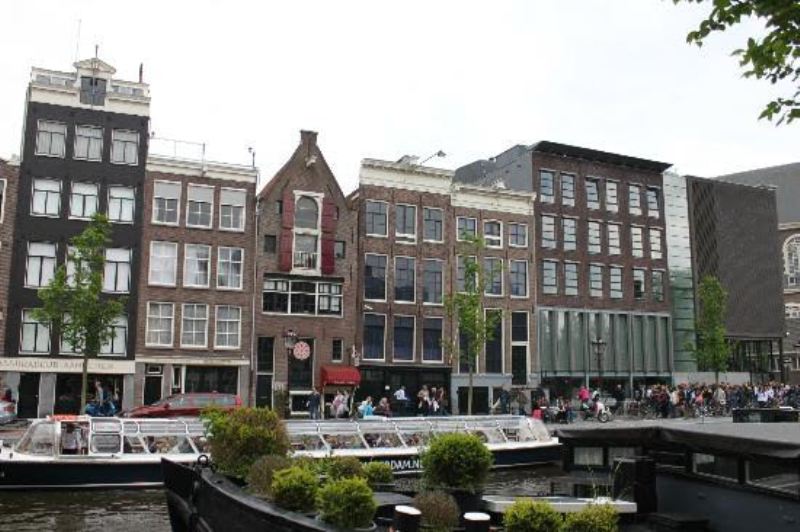 desa kinderdijk, kanal di belanda, objek wisata belanda, tempat wisata di belanda, wisata belanda, wisata belanda terbaru, top 28+ tempat wisata di belanda terbaik & terbaru yang wajib dikunjungi!