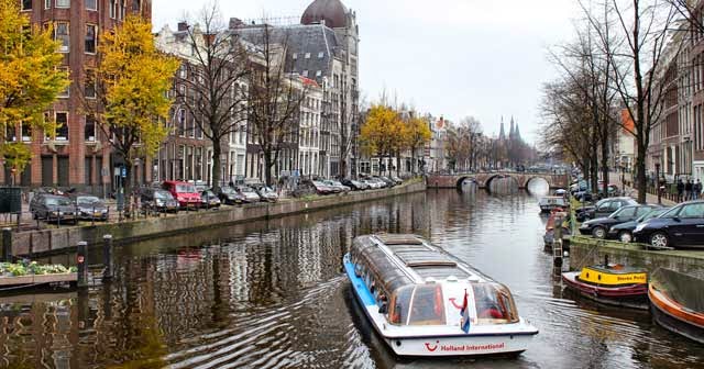 desa kinderdijk, kanal di belanda, objek wisata belanda, tempat wisata di belanda, wisata belanda, wisata belanda terbaru, top 28+ tempat wisata di belanda terbaik & terbaru yang wajib dikunjungi!