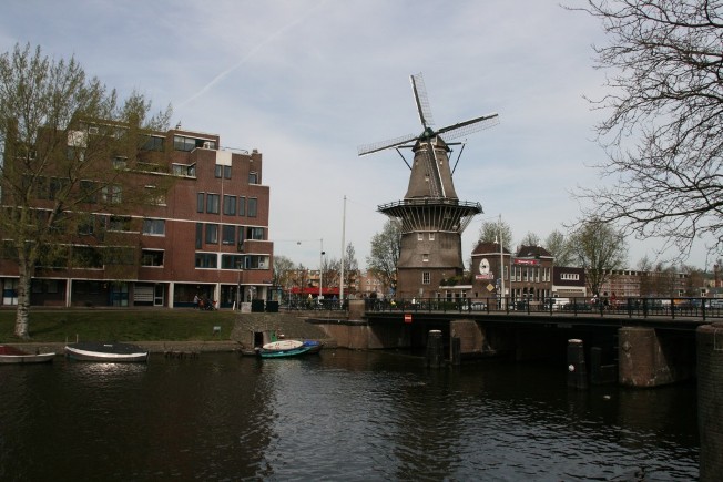 desa kinderdijk, kanal di belanda, objek wisata belanda, tempat wisata di belanda, wisata belanda, wisata belanda terbaru, top 28+ tempat wisata di belanda terbaik & terbaru yang wajib dikunjungi!