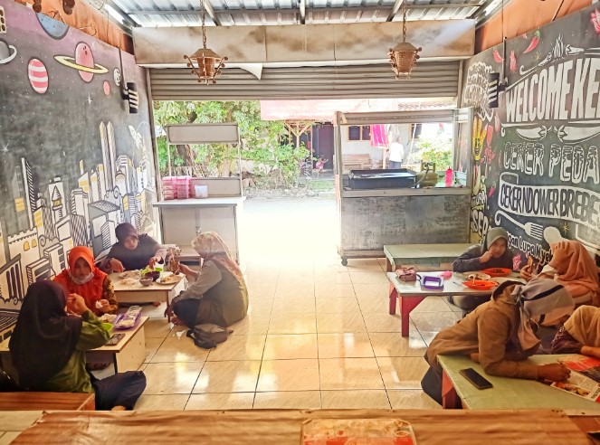cafe 24 jam di brebes, cafe di brebes, resto 24 jam di brebes, resto di brebes, tempat hangout di brebes, tempat hits di brebes, tempat kongkow di brebes, tempat makan di brebes, tempat nongkrong 24 jam di brebes, tempat nongkrong di brebes, top 29+ cafe tempat nongkrong di brebes hits buat kongkow, coffee shop kekinian!