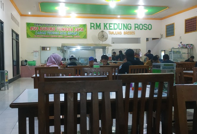 cafe 24 jam di brebes, cafe di brebes, resto 24 jam di brebes, resto di brebes, tempat hangout di brebes, tempat hits di brebes, tempat kongkow di brebes, tempat makan di brebes, tempat nongkrong 24 jam di brebes, tempat nongkrong di brebes, top 29+ cafe tempat nongkrong di brebes hits buat kongkow, coffee shop kekinian!