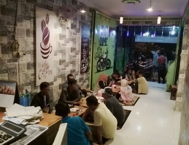 cafe 24 jam di brebes, cafe di brebes, resto 24 jam di brebes, resto di brebes, tempat hangout di brebes, tempat hits di brebes, tempat kongkow di brebes, tempat makan di brebes, tempat nongkrong 24 jam di brebes, tempat nongkrong di brebes, top 29+ cafe tempat nongkrong di brebes hits buat kongkow, coffee shop kekinian!