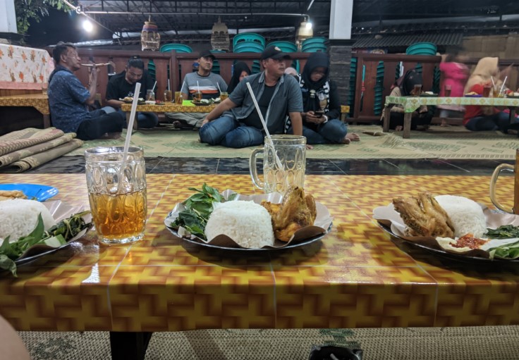 cafe di boyolali, kafe di boyolali, kuliner di boyolali, makanan enak di boyolali, resto di boyolali, restoran di boyolali, rm di boyolali, rumah makan di boyolali, tempat makan di boyolali, tempat makan enak di boyolali, tempat makan hits di boyolali, tempat nongkrong di boyolali, tempat wisata kuliner di boyolali, warung makan di boyolali, top 30+ tempat makan di boyolali paling enak, cafe hits, restoran, wisata kuliner dll