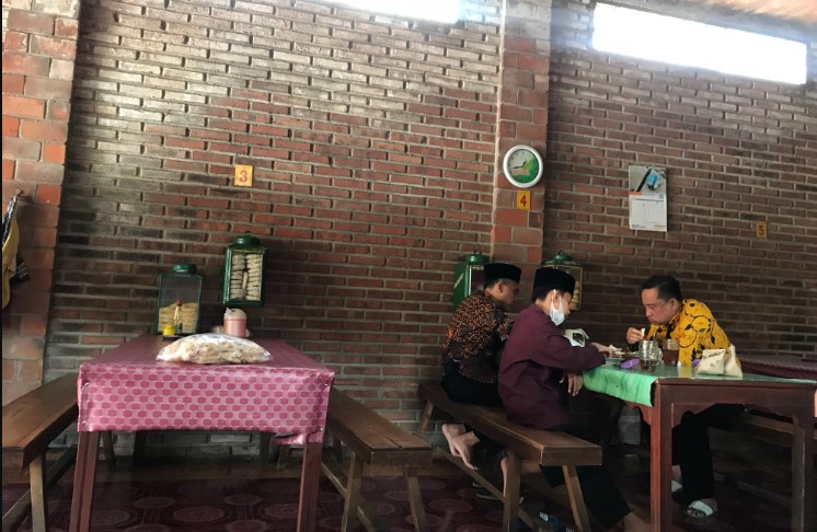 cafe di boyolali, kafe di boyolali, kuliner di boyolali, makanan enak di boyolali, resto di boyolali, restoran di boyolali, rm di boyolali, rumah makan di boyolali, tempat makan di boyolali, tempat makan enak di boyolali, tempat makan hits di boyolali, tempat nongkrong di boyolali, tempat wisata kuliner di boyolali, warung makan di boyolali, top 30+ tempat makan di boyolali paling enak, cafe hits, restoran, wisata kuliner dll
