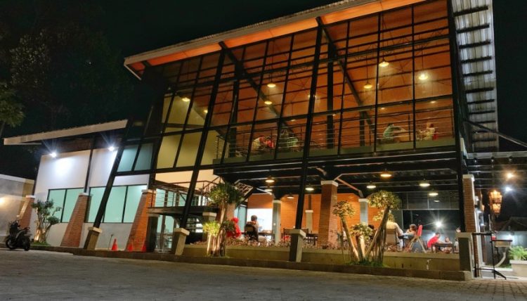 cafe di boyolali, kafe di boyolali, kuliner di boyolali, makanan enak di boyolali, resto di boyolali, restoran di boyolali, rm di boyolali, rumah makan di boyolali, tempat makan di boyolali, tempat makan enak di boyolali, tempat makan hits di boyolali, tempat nongkrong di boyolali, tempat wisata kuliner di boyolali, warung makan di boyolali, top 30+ tempat makan di boyolali paling enak, cafe hits, restoran, wisata kuliner dll
