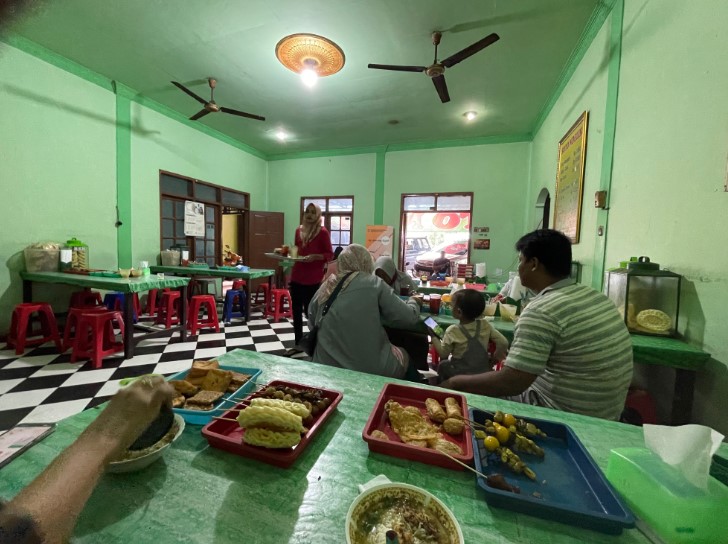 cafe di boyolali, kafe di boyolali, kuliner di boyolali, makanan enak di boyolali, resto di boyolali, restoran di boyolali, rm di boyolali, rumah makan di boyolali, tempat makan di boyolali, tempat makan enak di boyolali, tempat makan hits di boyolali, tempat nongkrong di boyolali, tempat wisata kuliner di boyolali, warung makan di boyolali, top 30+ tempat makan di boyolali paling enak, cafe hits, restoran, wisata kuliner dll