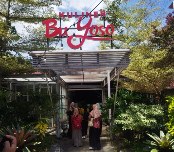 cafe di boyolali, kafe di boyolali, kuliner di boyolali, makanan enak di boyolali, resto di boyolali, restoran di boyolali, rm di boyolali, rumah makan di boyolali, tempat makan di boyolali, tempat makan enak di boyolali, tempat makan hits di boyolali, tempat nongkrong di boyolali, tempat wisata kuliner di boyolali, warung makan di boyolali, top 30+ tempat makan di boyolali paling enak, cafe hits, restoran, wisata kuliner dll