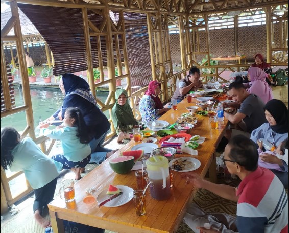 cafe di boyolali, kafe di boyolali, kuliner di boyolali, makanan enak di boyolali, resto di boyolali, restoran di boyolali, rm di boyolali, rumah makan di boyolali, tempat makan di boyolali, tempat makan enak di boyolali, tempat makan hits di boyolali, tempat nongkrong di boyolali, tempat wisata kuliner di boyolali, warung makan di boyolali, top 30+ tempat makan di boyolali paling enak, cafe hits, restoran, wisata kuliner dll
