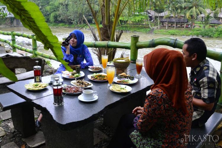 cafe di banjarnegara, kafe di banjarnegara, resto di banjarnegara, restoran di banjarnegara, rumah makan di banjarnegara, tempat makan di banjarnegara, tempat ngopi di banjarnegara, tempat wisata kuliner di banjarnegara, warung bakso di banjarnegara, warung makan di banjarnegara, top 31+ tempat makan di banjarnegara enak & populer, cafe, resto dll