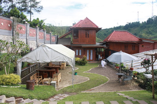hotel di bandung, hotel di lembang, hotel murah di lembang, penginapan di lembang, penginapan murah di lembang, villa di lembang, villa murah di lembang, top 31+ villa & hotel di lembang bandung murah, rp 200k ada kolam renang