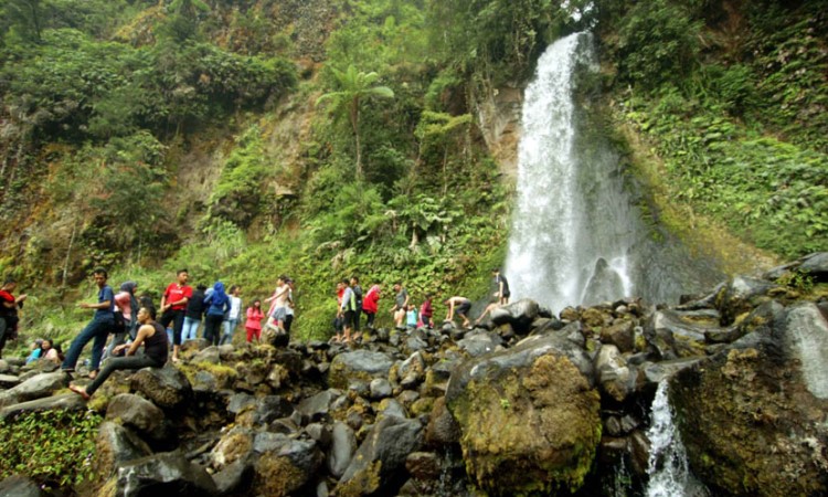 air terjun di bogor, curug ciherang, curug cikaracak, curug cikuluwung, curug ciputri, curug di bogor, curug leuwi cibaliung, curug love, wisata air terjun di bogor, wisata curug di bogor, top 32+ curug di bogor terpopuler & terbaik, air terjun paling indah!