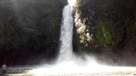 air terjun di bogor, curug ciherang, curug cikaracak, curug cikuluwung, curug ciputri, curug di bogor, curug leuwi cibaliung, curug love, wisata air terjun di bogor, wisata curug di bogor, top 32+ curug di bogor terpopuler & terbaik, air terjun paling indah!
