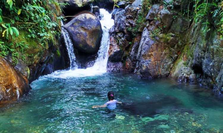 air terjun di bogor, curug ciherang, curug cikaracak, curug cikuluwung, curug ciputri, curug di bogor, curug leuwi cibaliung, curug love, wisata air terjun di bogor, wisata curug di bogor, top 32+ curug di bogor terpopuler & terbaik, air terjun paling indah!