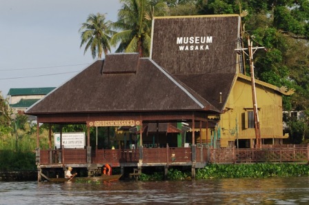 museum wasaka, objek wisata banjarmasin, objek wisata kalimantan selatan, pasar terapung, pulau kembang, tempat wisata banjarmasin, tempat wisata di banjarmasin, wisata banjarmasin, wisata kalimantan selatan, top 33+ tempat wisata di banjarmasin terbaik & terhits yang wajib dikunjungi