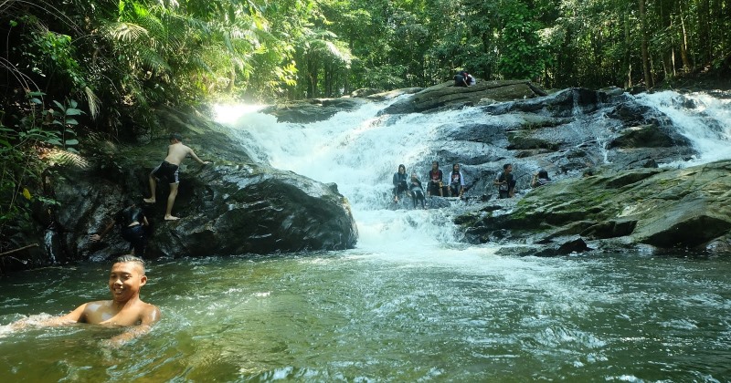 air terjun di landak, tempat bermain anak di landak, tempat liburan di landak, tempat rekreasi di landak, tempat wisata di landak, wisata alam di landak, wisata landak, top 33+ tempat wisata di landak kalbar terbaik & paling hits yang wajib dikunjungi