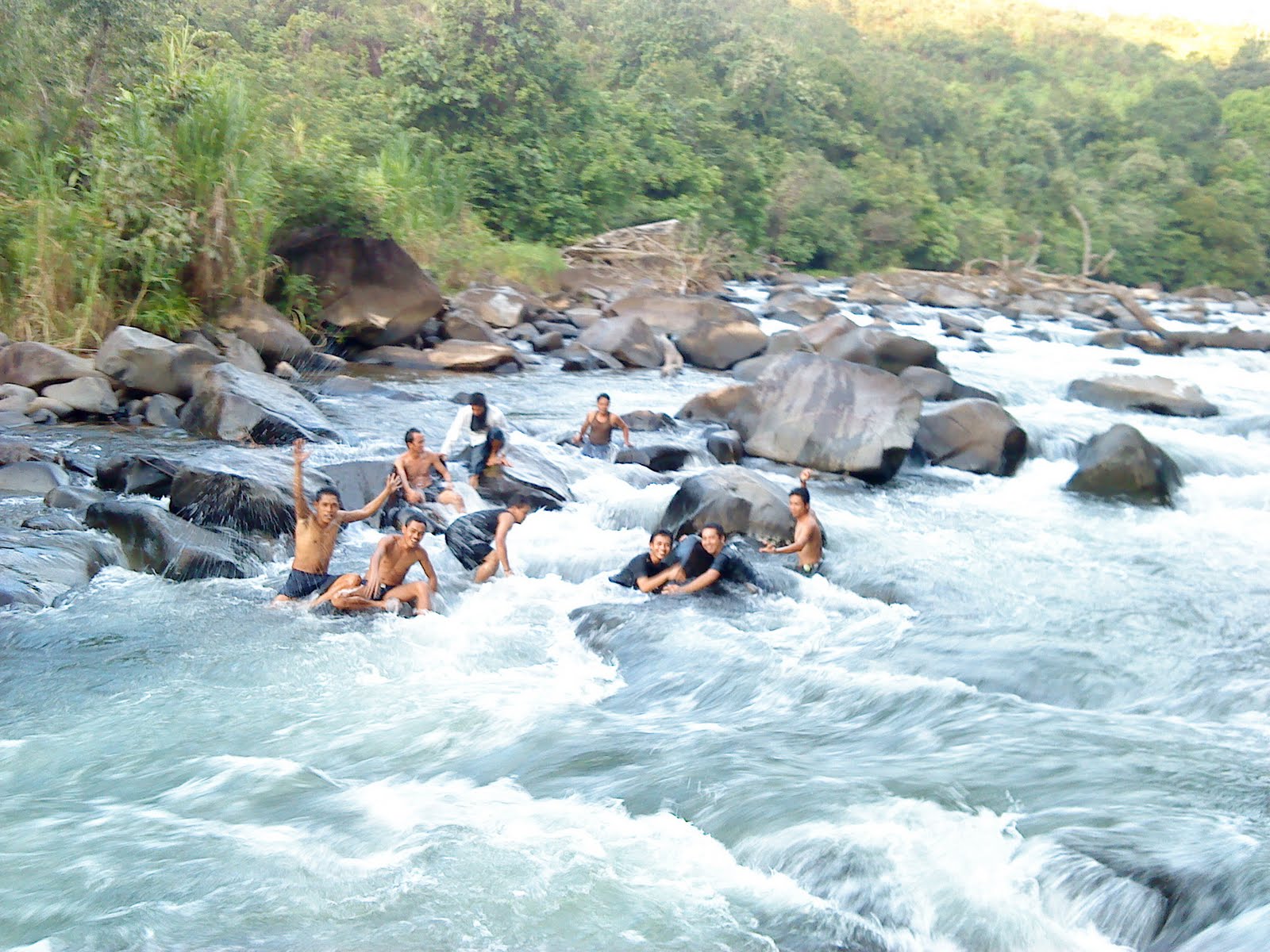 air terjun di melawi, objek wisata di melawi, tempat bermain anak di melawi, tempat instagramable di melawi, tempat liburan di melawi, tempat rekreasi di melawi, tempat wisata di melawi, wisata alam di melawi, wisata di melawi, top 36+ tempat wisata di melawi kalbar terbaik yang wajib dikunjungi