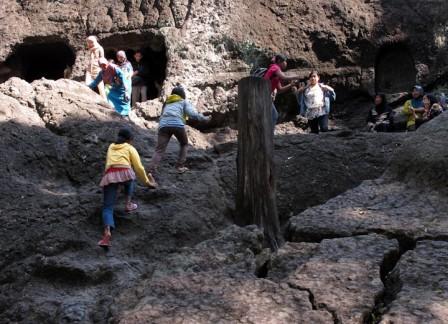 air terjun dolo, air terjun irenggolo, candi sirawana, candi tegowangi, destinasi wisata di kediri, gereja puh sarang, goa selomangleng, gua maria pohsarang, gumul paradise island, kampung inggris, kediri waterpark, konto river rafting, lokasi wisata di kediri, monumen simpang lima gumul, objek wisata di kediri, objek wisata gunung kelud, pagora, petilasan sri aji jayabaya, sate bekicot, tempat wisata di kediri, tjoe hwie kiong, wisata alam sumber ubalan, wisata kediri, top 39+ tempat wisata di kediri terbaru & terbaik yang wajib dikunjungi