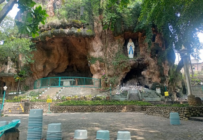 air terjun dolo, air terjun irenggolo, candi sirawana, candi tegowangi, destinasi wisata di kediri, gereja puh sarang, goa selomangleng, gua maria pohsarang, gumul paradise island, kampung inggris, kediri waterpark, konto river rafting, lokasi wisata di kediri, monumen simpang lima gumul, objek wisata di kediri, objek wisata gunung kelud, pagora, petilasan sri aji jayabaya, sate bekicot, tempat wisata di kediri, tjoe hwie kiong, wisata alam sumber ubalan, wisata kediri, top 39+ tempat wisata di kediri terbaru & terbaik yang wajib dikunjungi