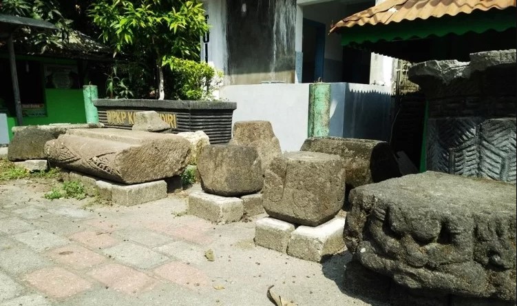 air terjun dolo, air terjun irenggolo, candi sirawana, candi tegowangi, destinasi wisata di kediri, gereja puh sarang, goa selomangleng, gua maria pohsarang, gumul paradise island, kampung inggris, kediri waterpark, konto river rafting, lokasi wisata di kediri, monumen simpang lima gumul, objek wisata di kediri, objek wisata gunung kelud, pagora, petilasan sri aji jayabaya, sate bekicot, tempat wisata di kediri, tjoe hwie kiong, wisata alam sumber ubalan, wisata kediri, top 39+ tempat wisata di kediri terbaru & terbaik yang wajib dikunjungi
