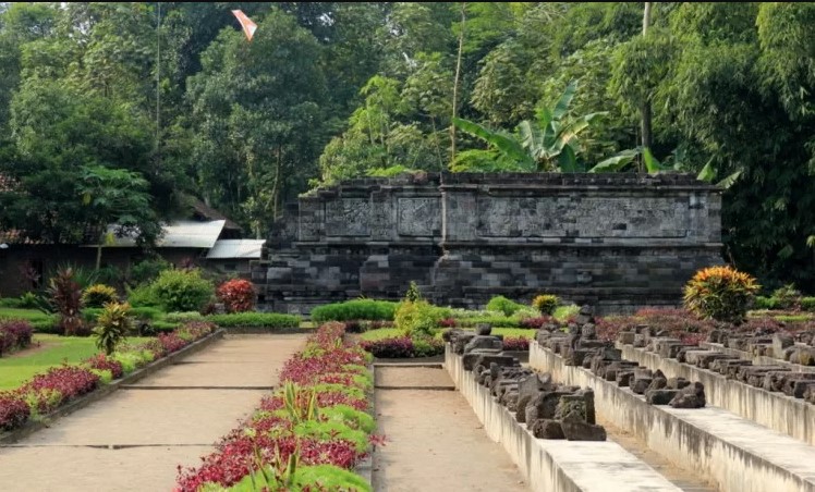 air terjun dolo, air terjun irenggolo, candi sirawana, candi tegowangi, destinasi wisata di kediri, gereja puh sarang, goa selomangleng, gua maria pohsarang, gumul paradise island, kampung inggris, kediri waterpark, konto river rafting, lokasi wisata di kediri, monumen simpang lima gumul, objek wisata di kediri, objek wisata gunung kelud, pagora, petilasan sri aji jayabaya, sate bekicot, tempat wisata di kediri, tjoe hwie kiong, wisata alam sumber ubalan, wisata kediri, top 39+ tempat wisata di kediri terbaru & terbaik yang wajib dikunjungi