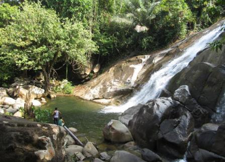 air terjun di sambas, objek wisata alam di sambas, pantai di sambas, tempat liburan di sambas, tempat rekreasi di sambas, tempat wisata alam di sambas, tempat wisata di sambas, wisata sambas, top 39+ tempat wisata di sambas kalbar terbaik & paling hits yang wajib dikunjungi