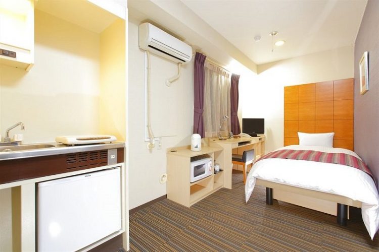 hotel di jepang, hotel murah di jepang, hotel terbaik di jepang, penginapan di jepang, top 4+ hotel terbaik di jepang yang wajib dijadikan tempat menginap!, 1. Cari Akomodasi Nyaman Untuk Keluarga di Tokyo? Flexstay Inn Shinagawa Layak Untuk Dilirik, 2. Namun Jika Mencari Akomodasi Ramah Keluarga di Kyoto, Hotel Kyoto Dai-Ni Tower Cukup Seksi Untuk Dicoba, 3. Untuk Rate yang Lebih Ekonomis Tanpa Harus Miris di Pusat Kyoto, Piece Hostel Kyoto dan Piece Hostel Sanjo Cukup Menggoda untuk Dilirik., 4.Hotel MyStays Otemae, Recommended Bagi Keluarga yang Memilih Osaka Sebagai Tujuan Wisatanya