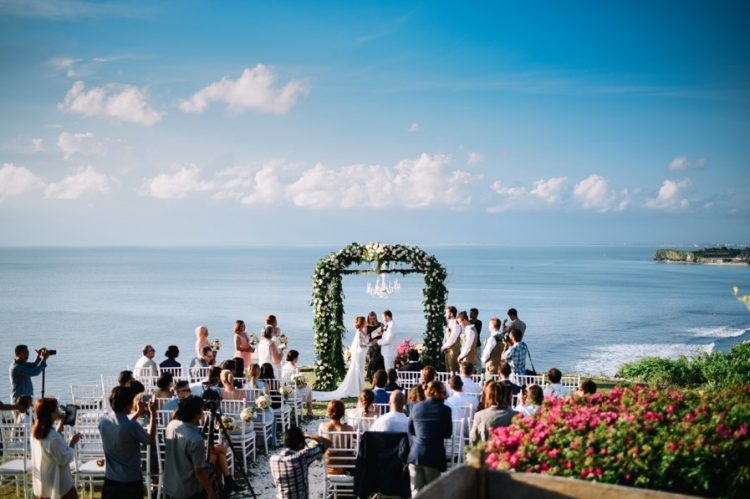 hotel mewah untuk wedding di bali, hotel untuk wedding artis di bali, hotel untuk wedding di bali, tempat untuk wedding di bali, villa untuk wedding di bali, top 5+ hotel untuk wedding artis di bali dengan venue super fantastis