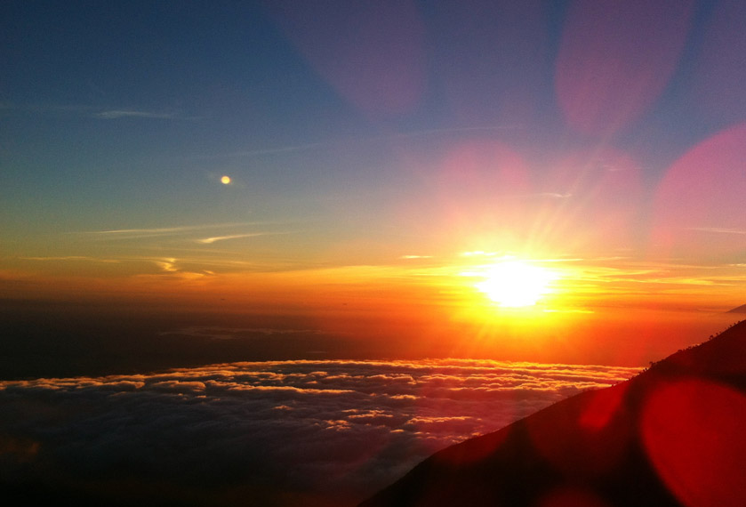 fasilitas gunung merbabu, gunung merbabu, jalur pendakian gunung merbabu, keindahan gunung merbabu, puncak gunung merbabu, rute gunung merbabu, rute pendakian gunung merbabu, top 5+ jalur pendakian gunung merbabu, nikmati keindahan puncak golden sunsetnya!