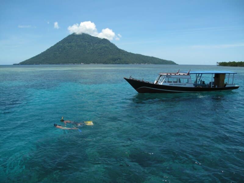 air terjun kima atas, arung jeram sawangan, bukit kasih, bunaken, danau tondano, kawasan boulevard, kota bunga tomohon, lokasi wisata di manado, manado, museum negeri sulawesi utara, objek wisata di manado, pantai malalayang, taman laut bunaken, taman wisata tandurusa, tempat wisata, tempat wisata di manado, tempat wisata di menado, tempat wisata manado, wisata manado, top 58+ tempat wisata di manado terbaik & terhits yang wajib dikunjungi!