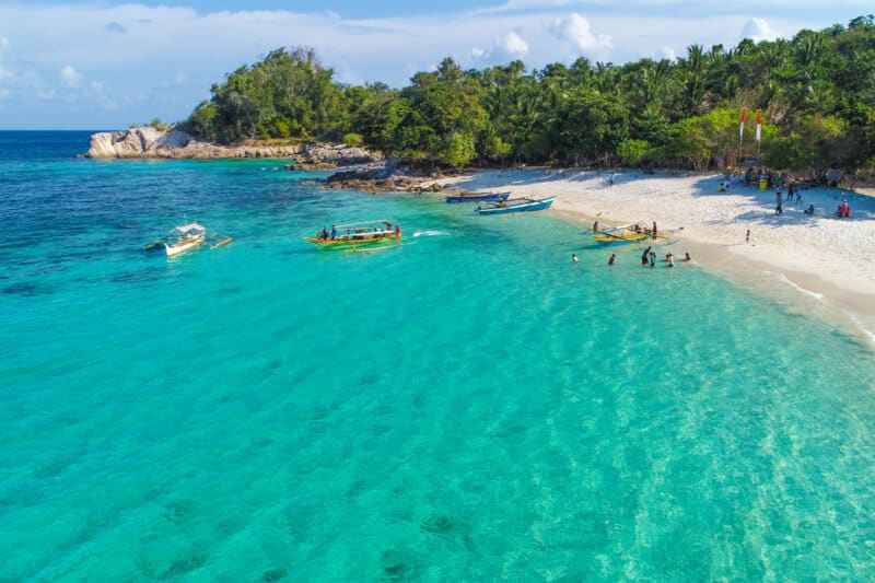 air terjun kima atas, arung jeram sawangan, bukit kasih, bunaken, danau tondano, kawasan boulevard, kota bunga tomohon, lokasi wisata di manado, manado, museum negeri sulawesi utara, objek wisata di manado, pantai malalayang, taman laut bunaken, taman wisata tandurusa, tempat wisata, tempat wisata di manado, tempat wisata di menado, tempat wisata manado, wisata manado, top 58+ tempat wisata di manado terbaik & terhits yang wajib dikunjungi!
