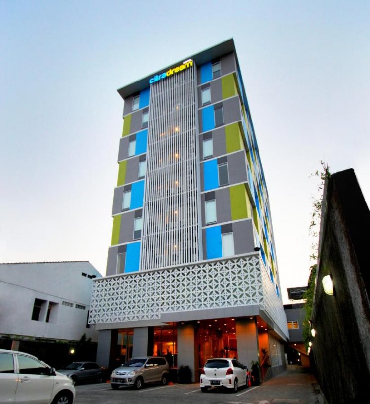 hotel murah di semarang, hotel murah di semarang 100ribuan, hotel murah di semarang 200ribuan, hotel murah di semarang terbaik, rekomendasi hotel murah di semarang, top 6+ hotel murah di semarang terbaik dengan fasilitas mewah!